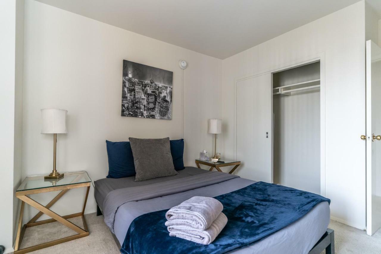 2 Bedroom Condo With A View Near The Grove ロサンゼルス エクステリア 写真