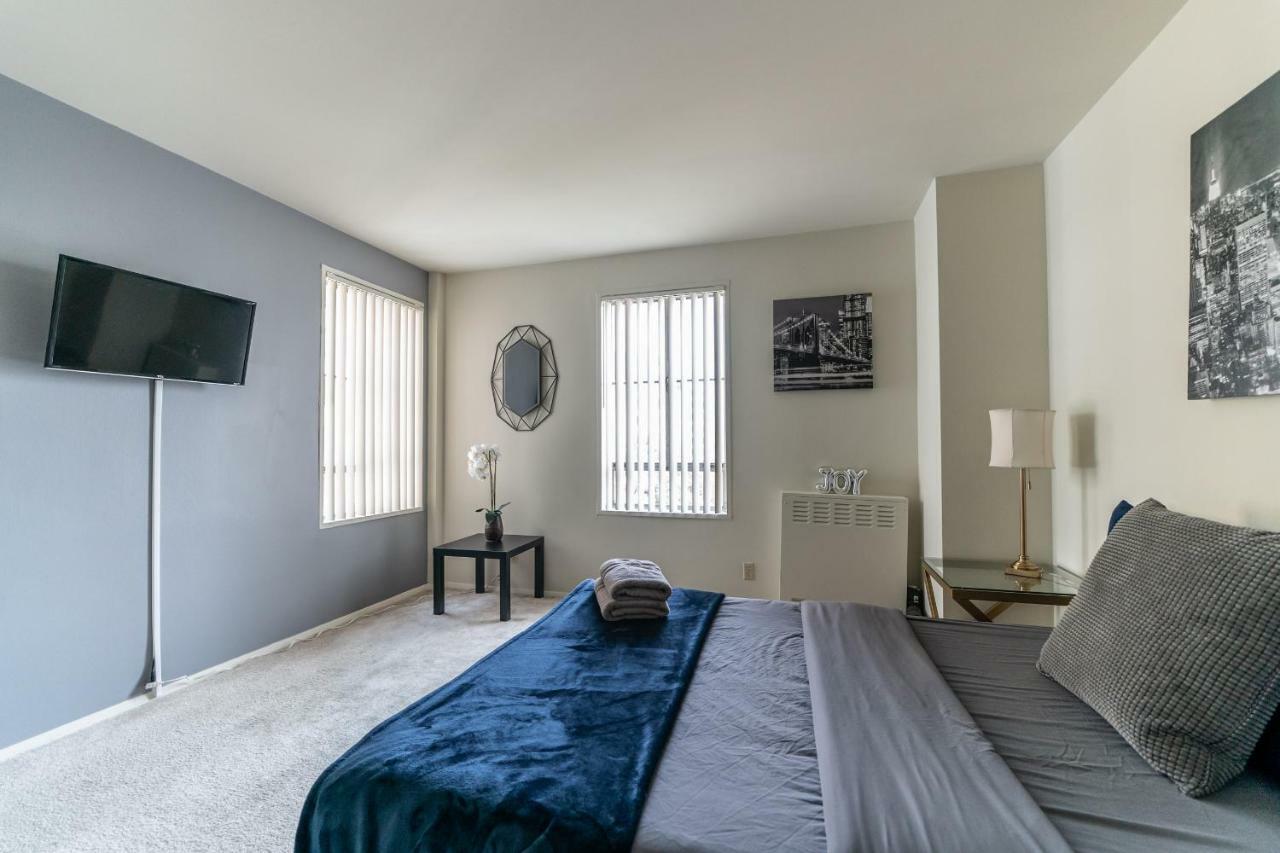 2 Bedroom Condo With A View Near The Grove ロサンゼルス エクステリア 写真