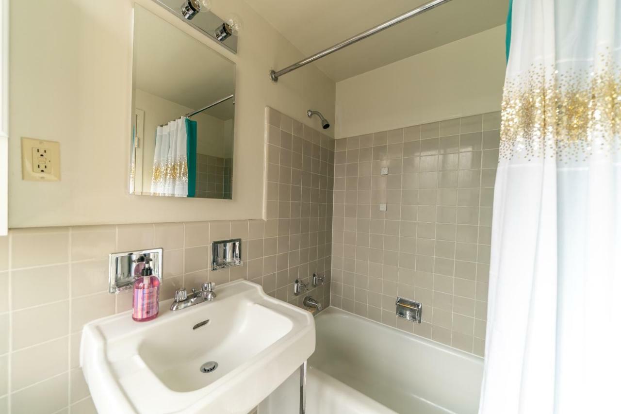 2 Bedroom Condo With A View Near The Grove ロサンゼルス エクステリア 写真